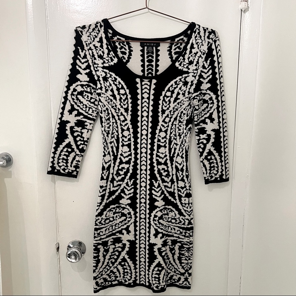 ¾ Sleeve Midi Scoop Neck White Black Damask Print Dress Size 6